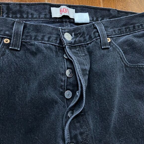 Levi's 501 Classic Straight Leg Black Denim Button Fly Jeans Womans Size 38 x 27 - Picture 4 of 10